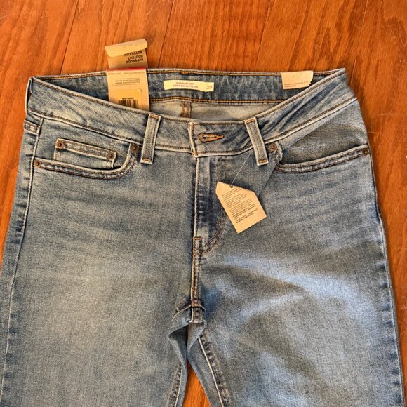 Levi's Superlow Bootcut Women's - Picture 3 of 7